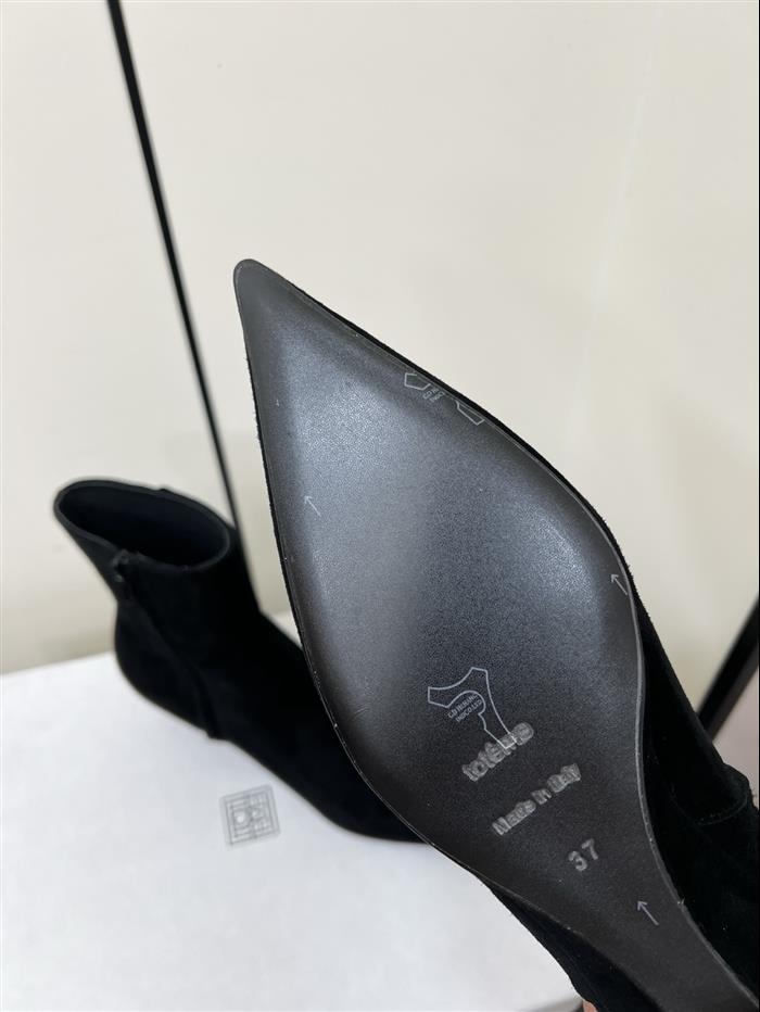 20251128174314978 370